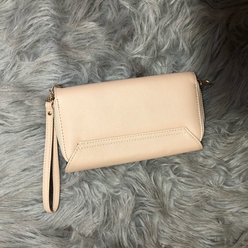 Wristlet 🌸🌸🌸🌸🌸🌸🌸 - Picture 2 of 7